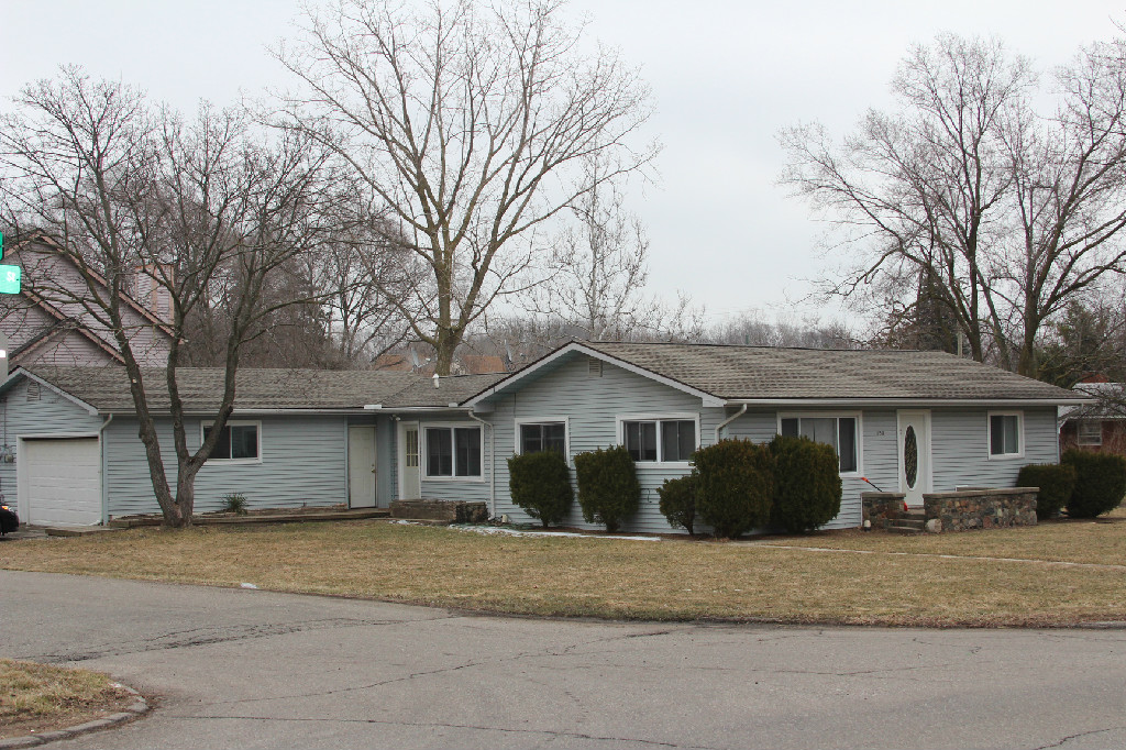 351 S. Mansfield St. - Gara